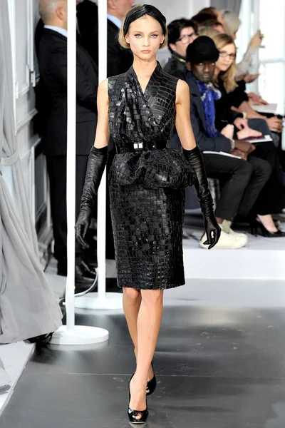 Look 11